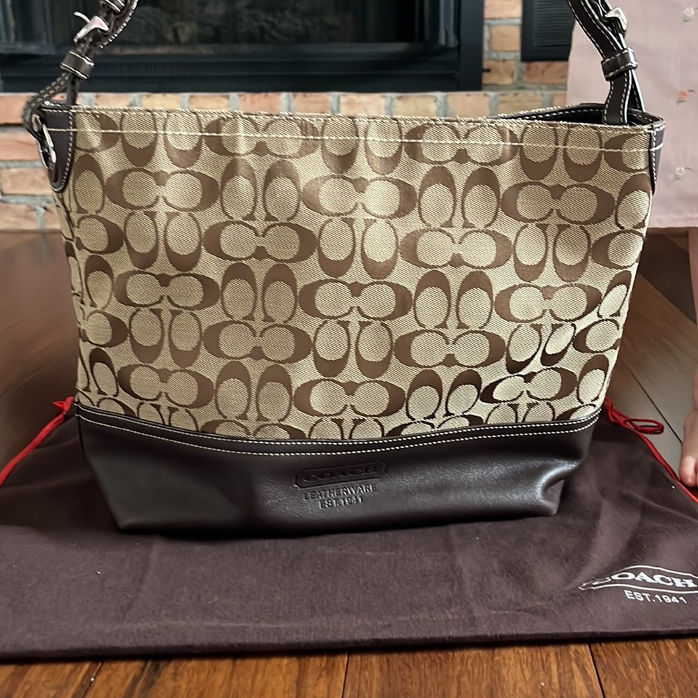 Coach purse - E061-2156 brown leather tote